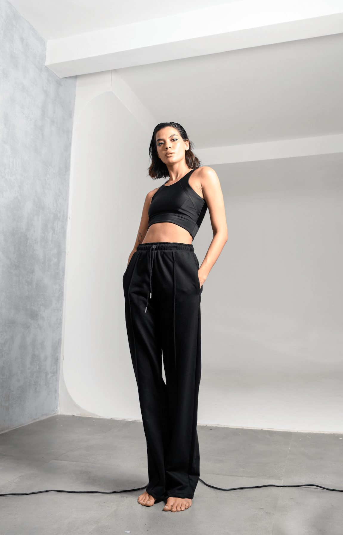 Black Pleated Sweatpants - BEEGLEE