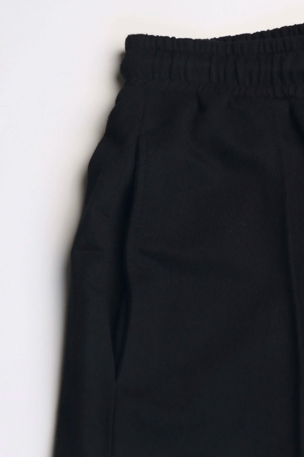 Black Pleated Sweatpants - BEEGLEE