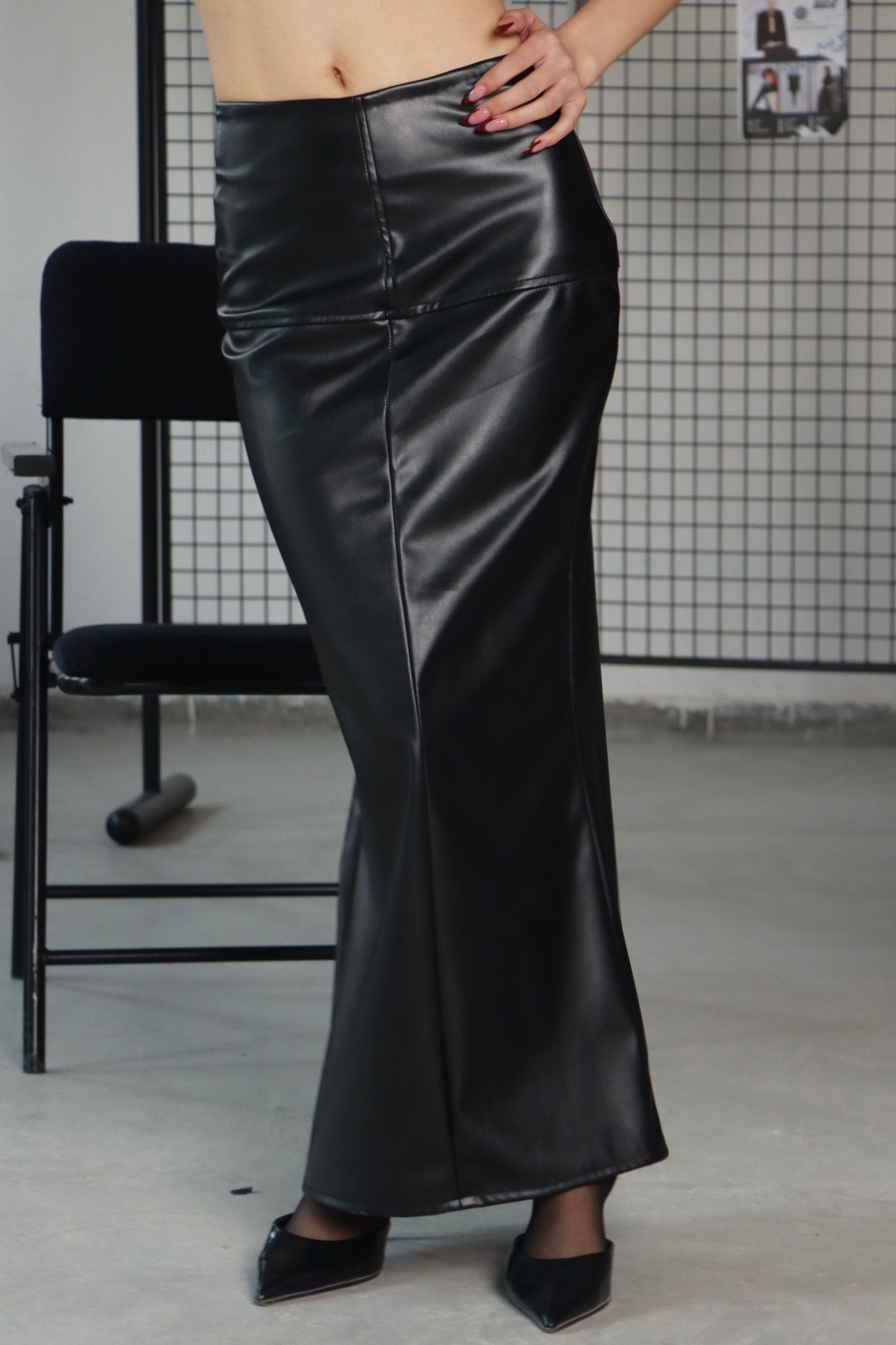 Black trumpet leather skirt - BEEGLEE