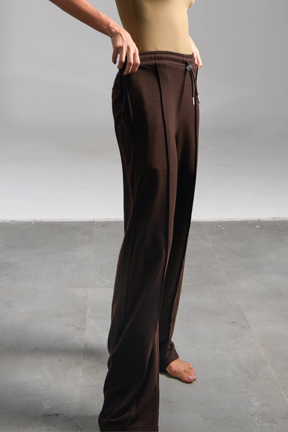 Brown Pleated Sweatpants - BEEGLEE