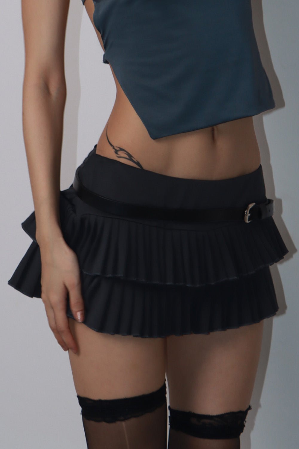 Grey Chilling mini Skirt - BEEGLEE